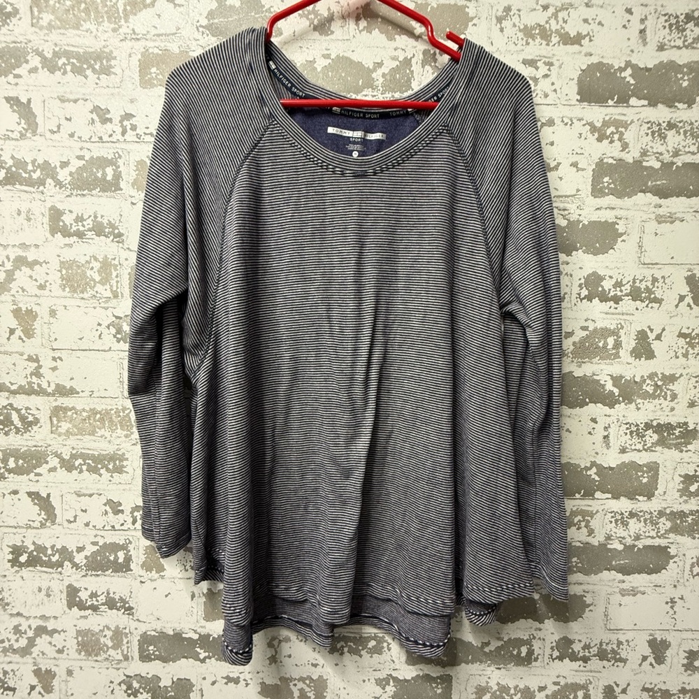 Tommy Hilfiger Women's Navy Long Sleeve Top